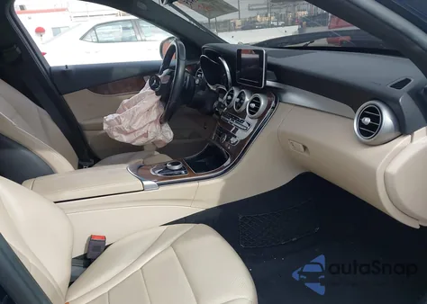 2018 Mercedes-Benz C 300 из США, поврежденный, VIN 55SWF4JB9JU281894